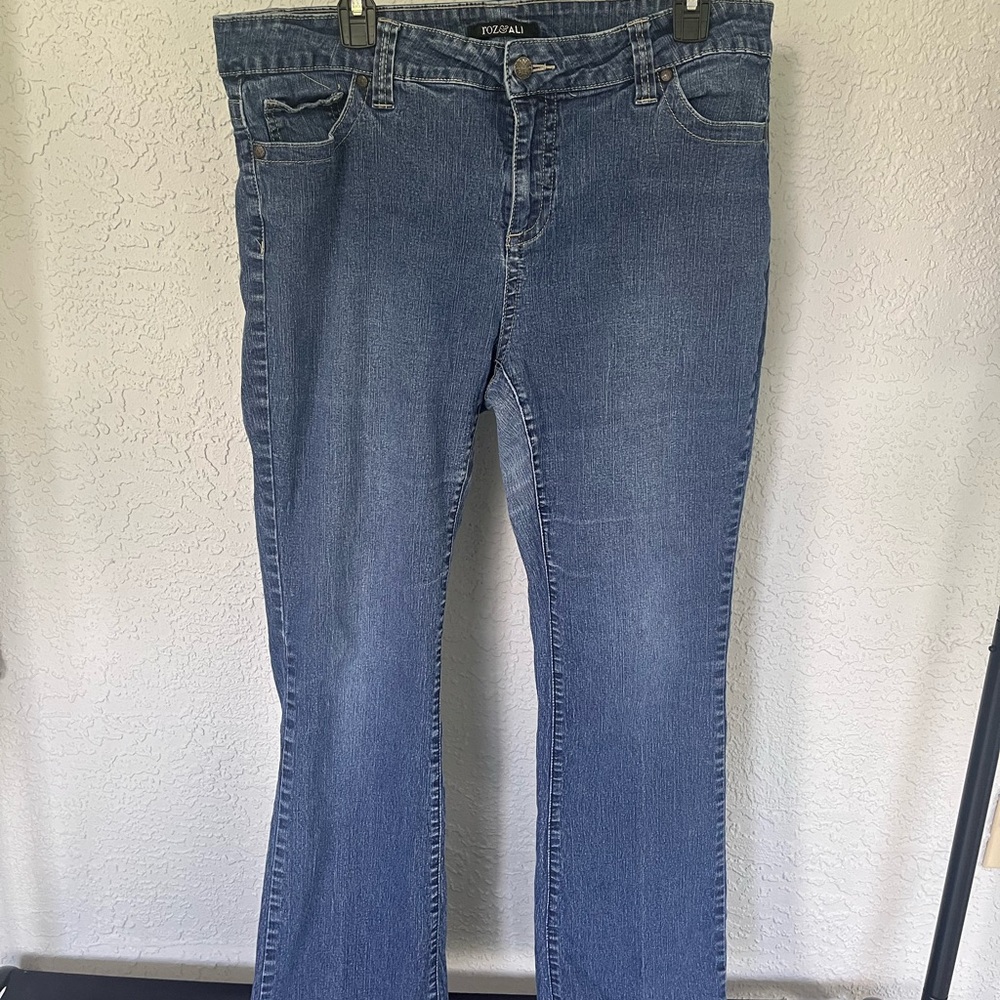Roz & Ali Classic Blue Boot Cut Jeans